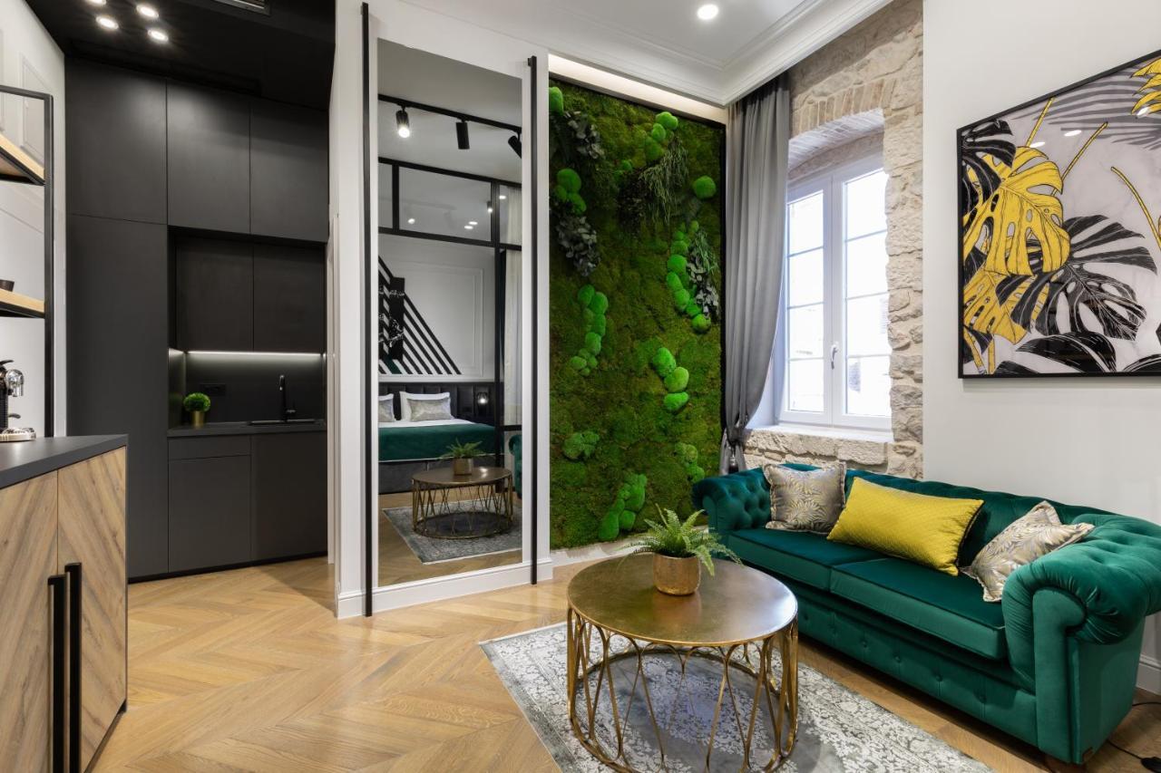 Dezign Superior Apartments & Rooms Zara Esterno foto