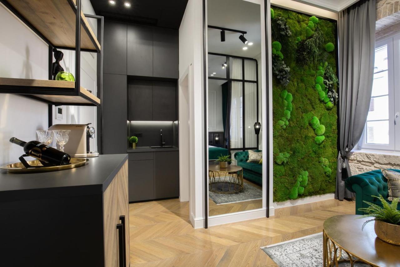 Dezign Superior Apartments & Rooms Zara Esterno foto