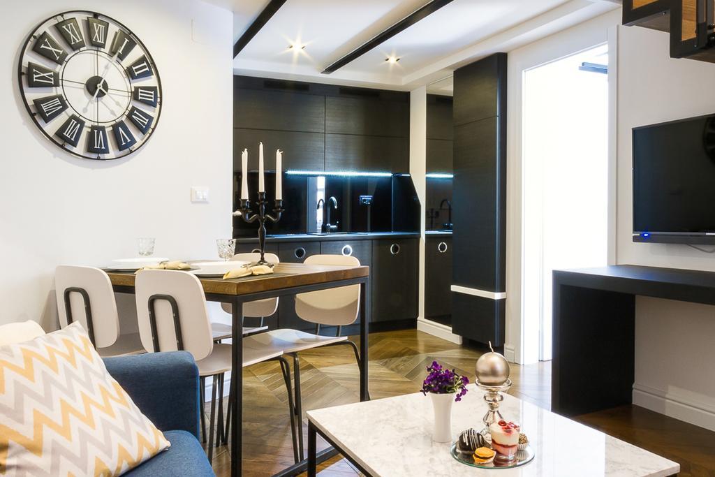 Dezign Superior Apartments & Rooms Zara Esterno foto
